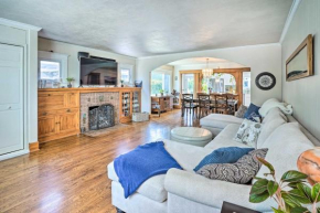 Sunny Long Beach Retreat Less Than 1 Mi to City Beach